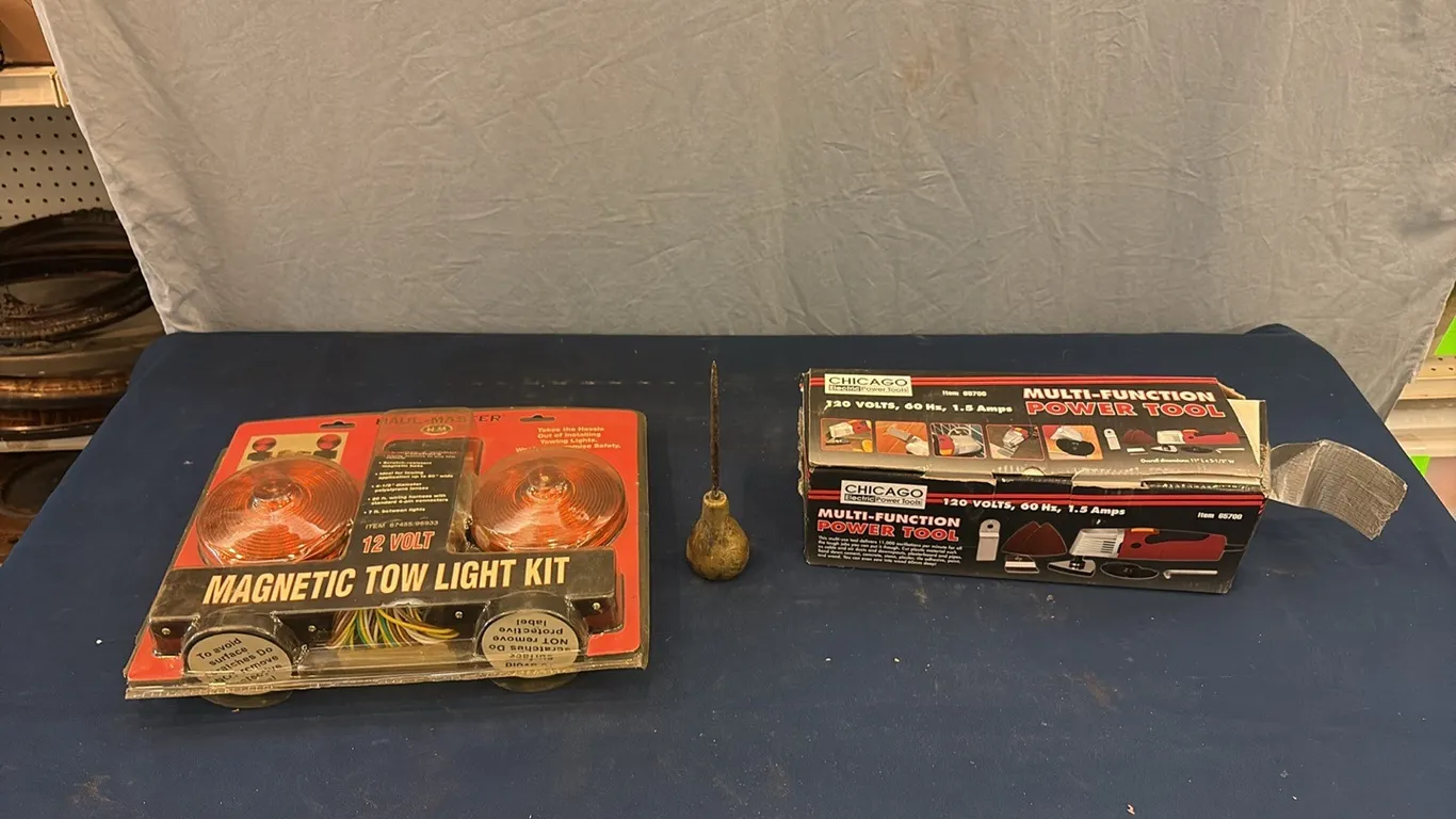 Magnetic Trailer Lights & Multi Tool
