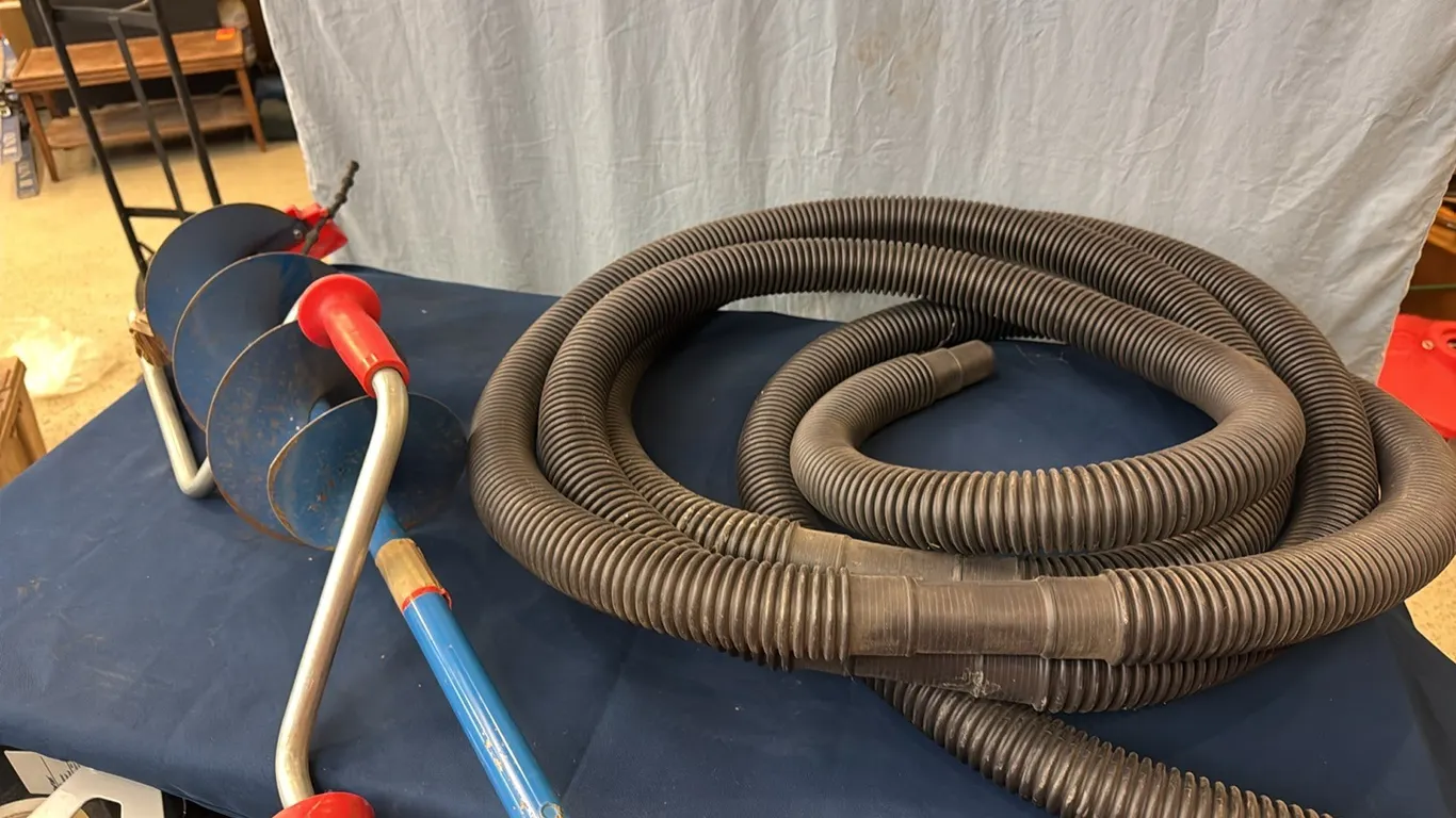 Ice auger, drain hose