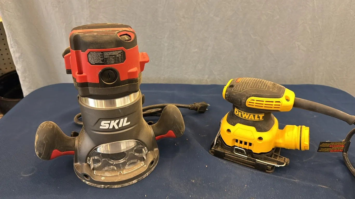 DeWalt sander, Skil router