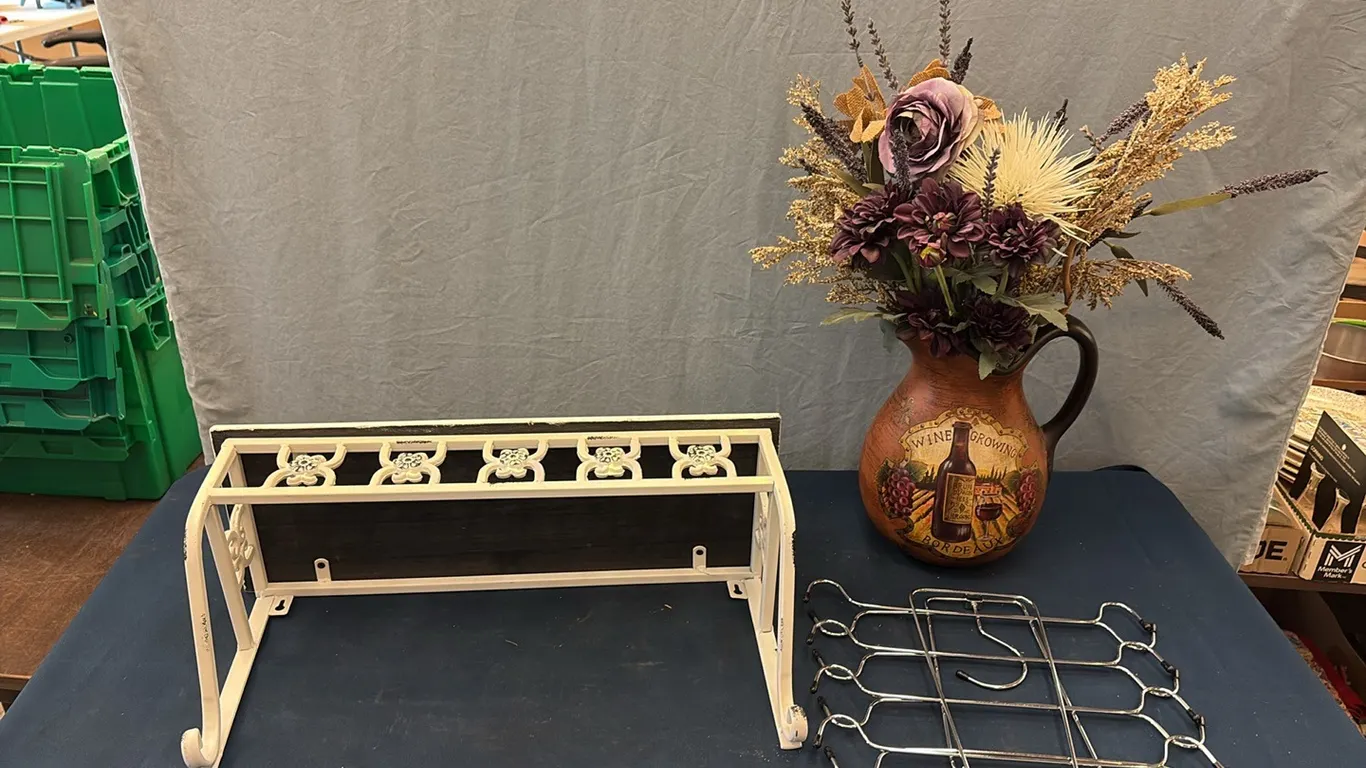 Shelf, Wine Decor & Hanger