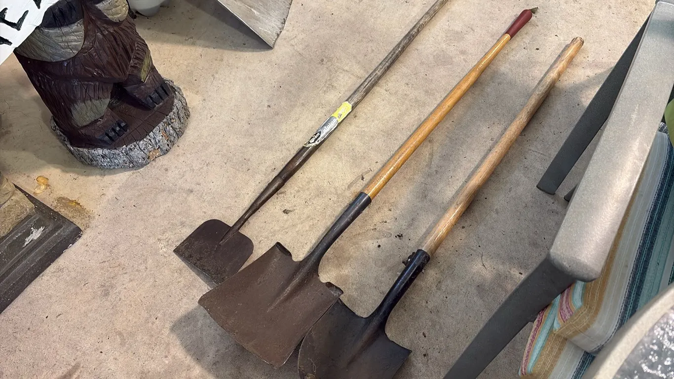 Shovels & Scraper