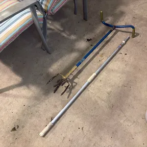 Garden Claw & Paint Brush Extender