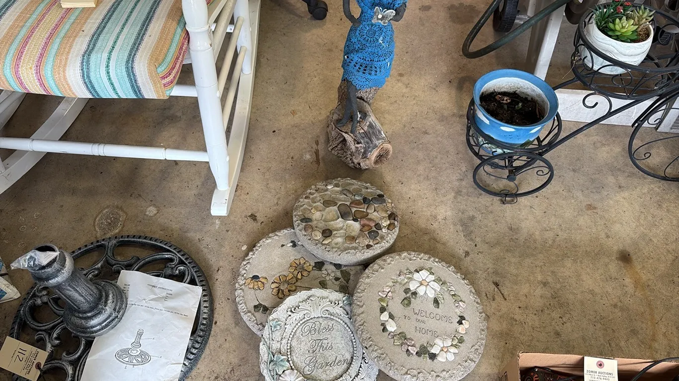 Stepping Stones & Lady Decor