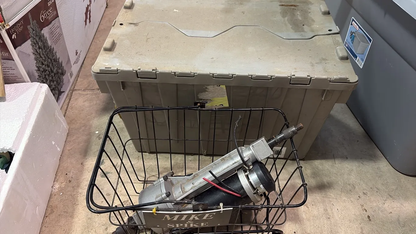 Crate w/ Basket & Part