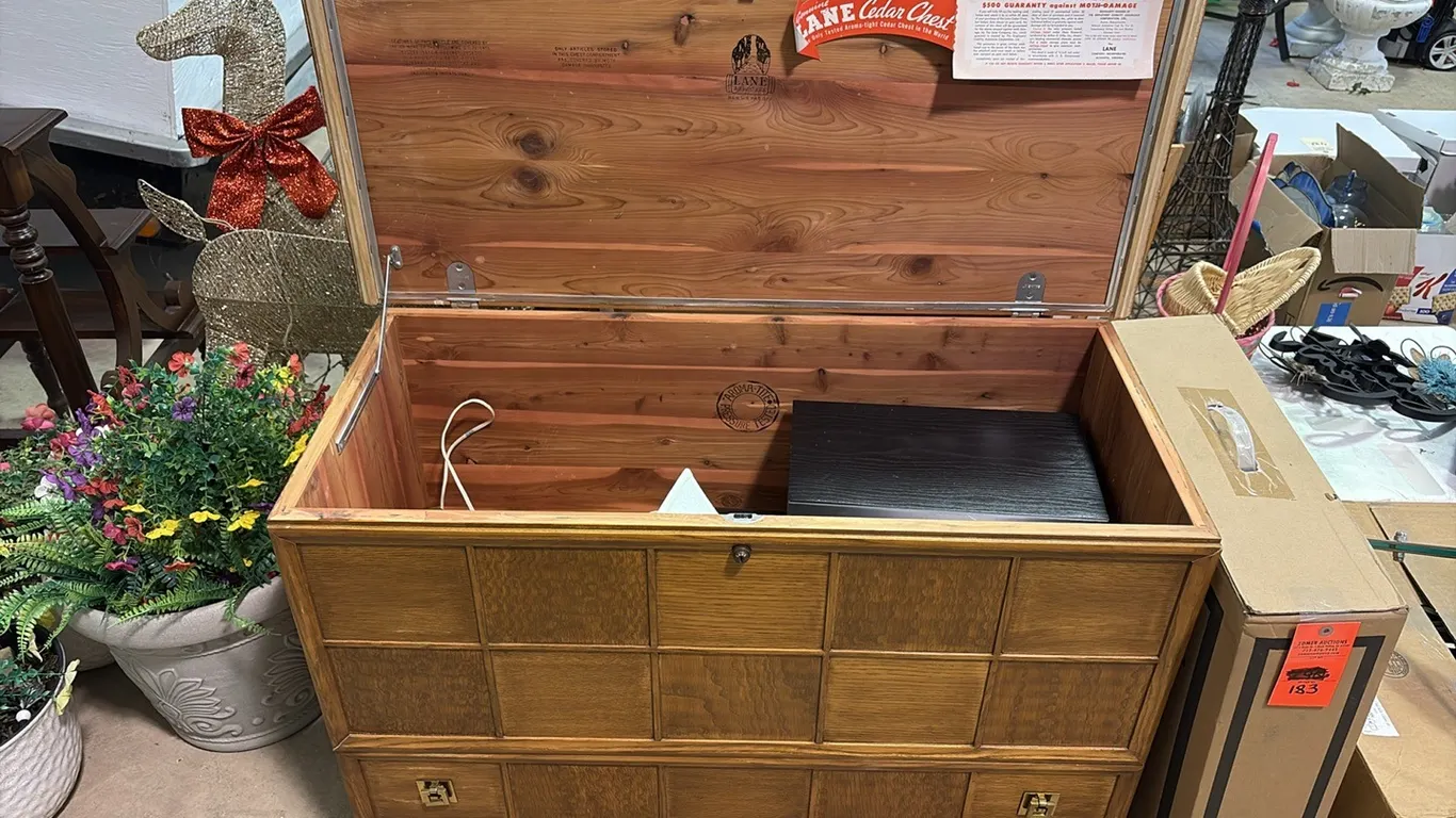 Lane Cedar Chest w/ Speakers & Lamp