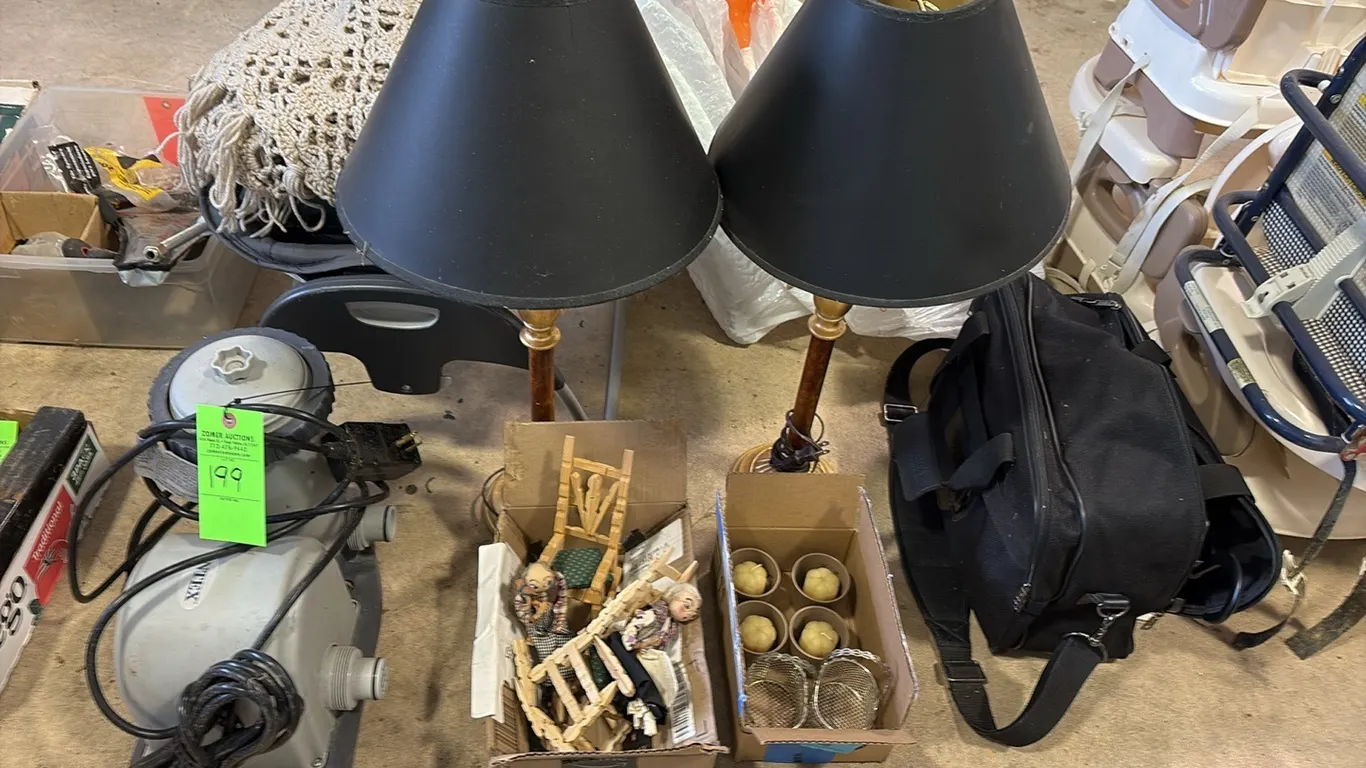 2- Lamps & Decor