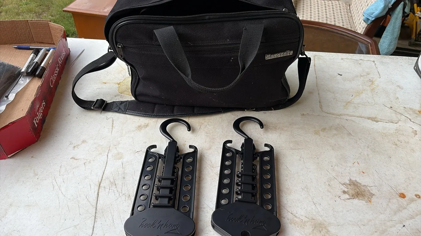 Bag w/ Hook n Hangers