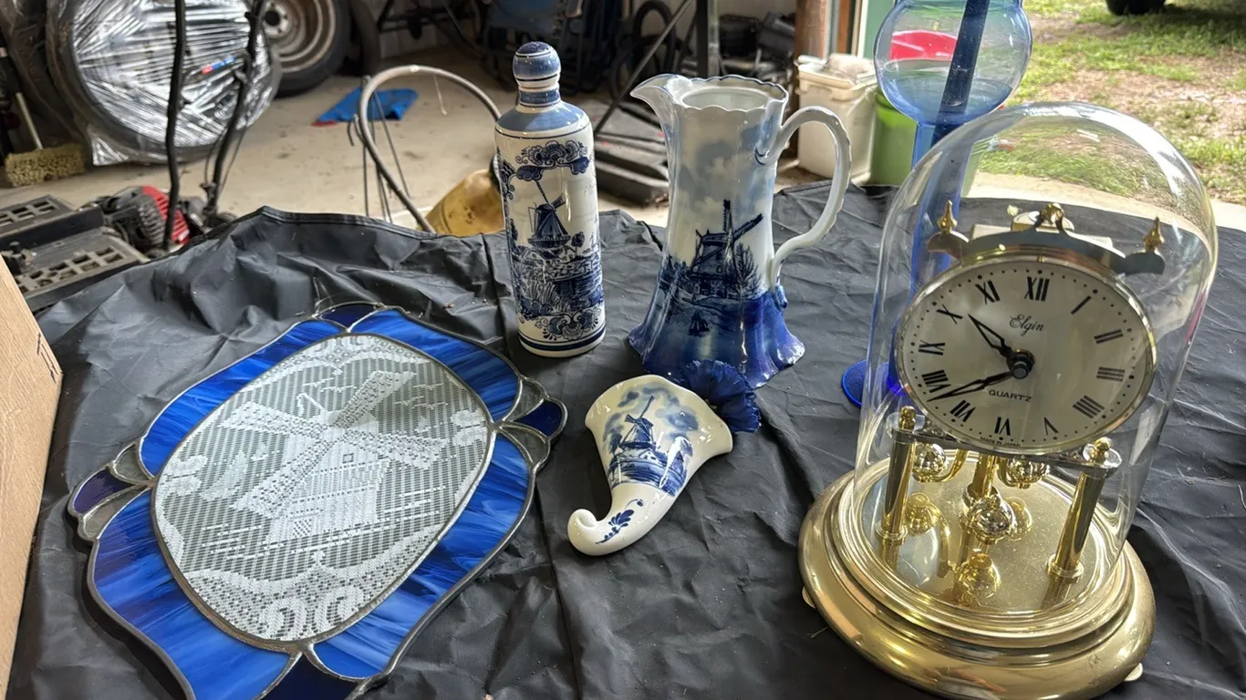 Dutch decor, anniversary clock