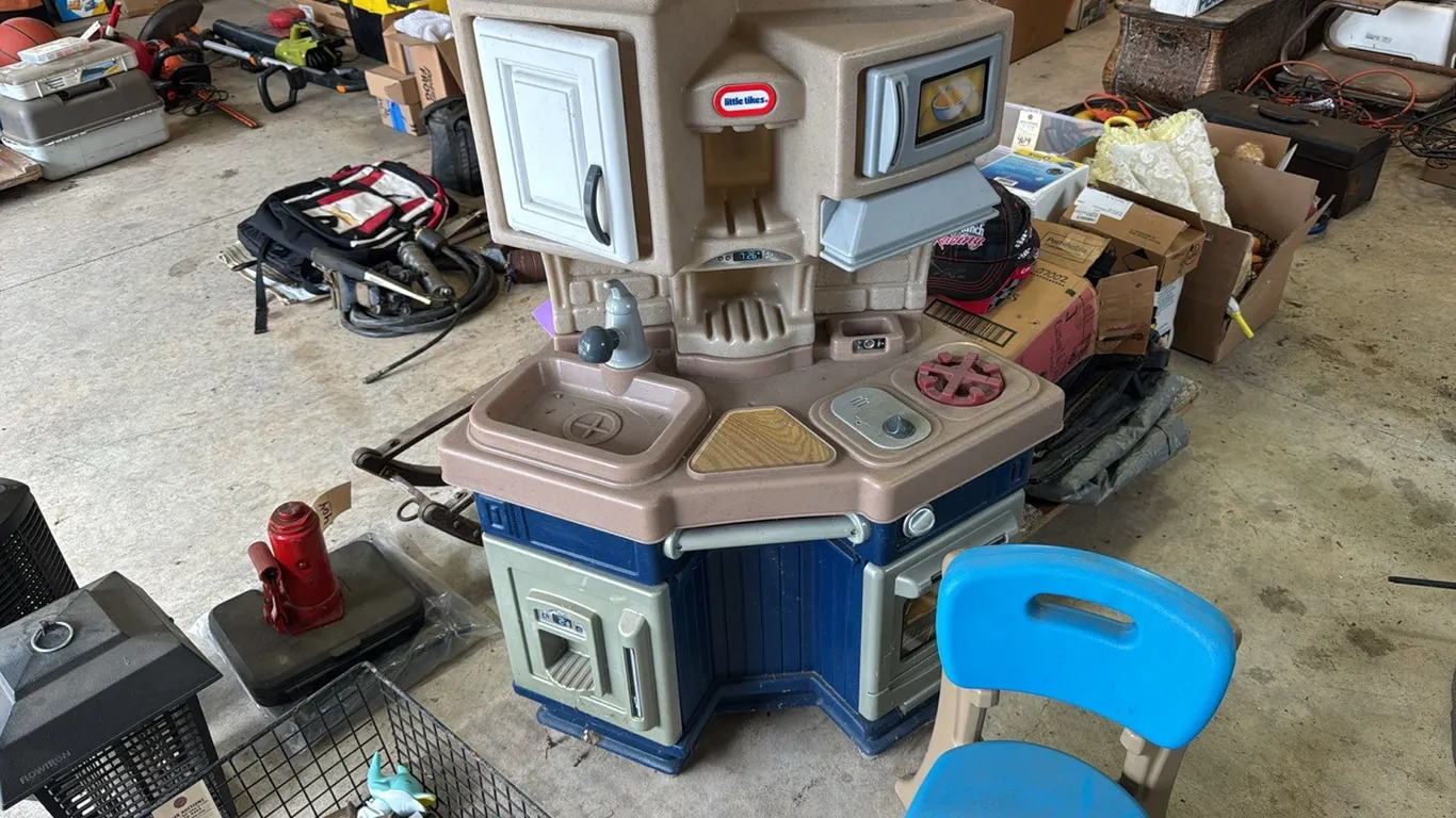 Little Tikes Kitchen, chair