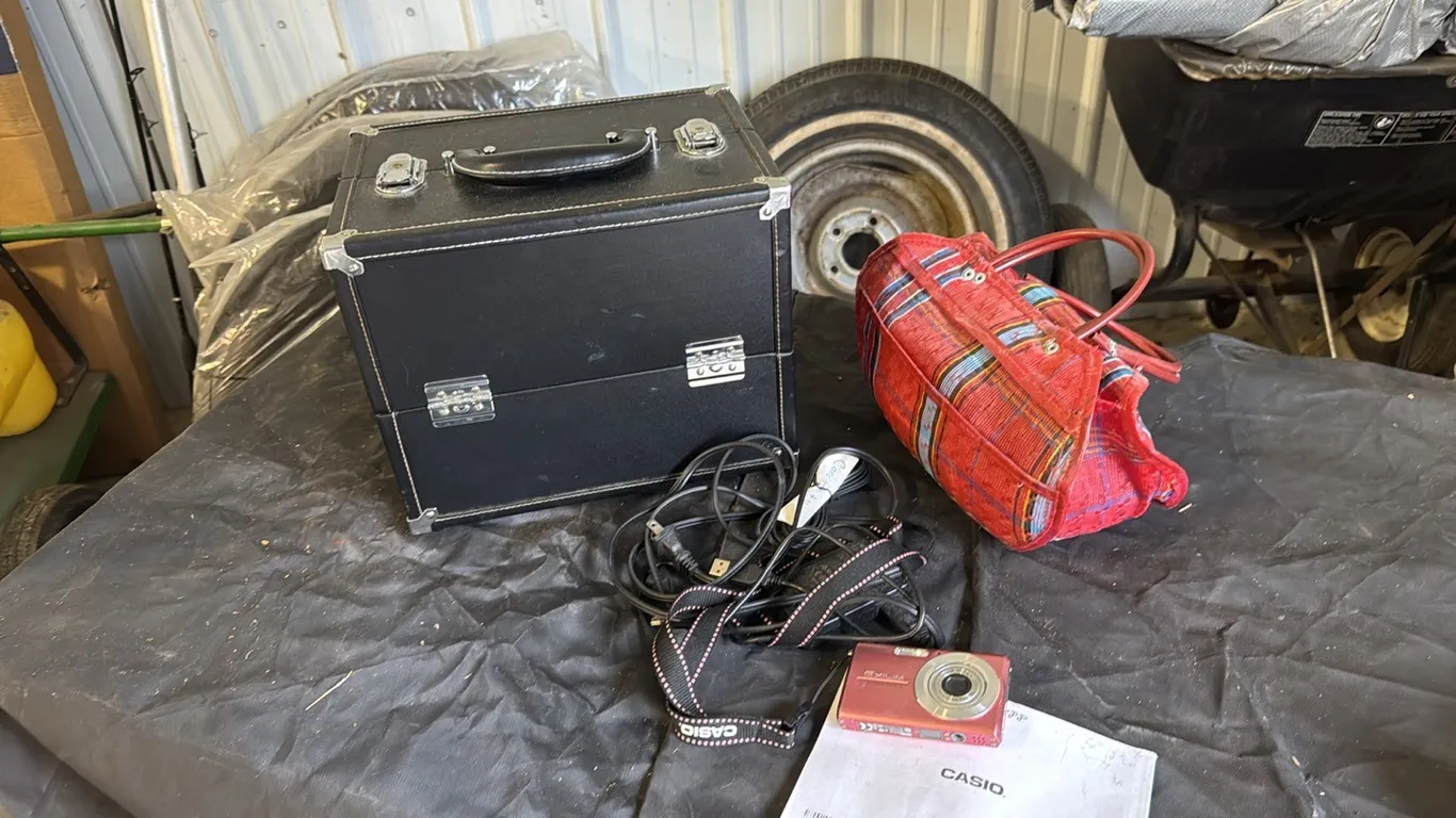 Jewelry case, Casio camera