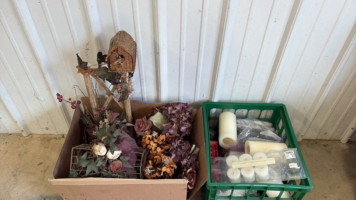 Crate w/ Candles & Floral Decor