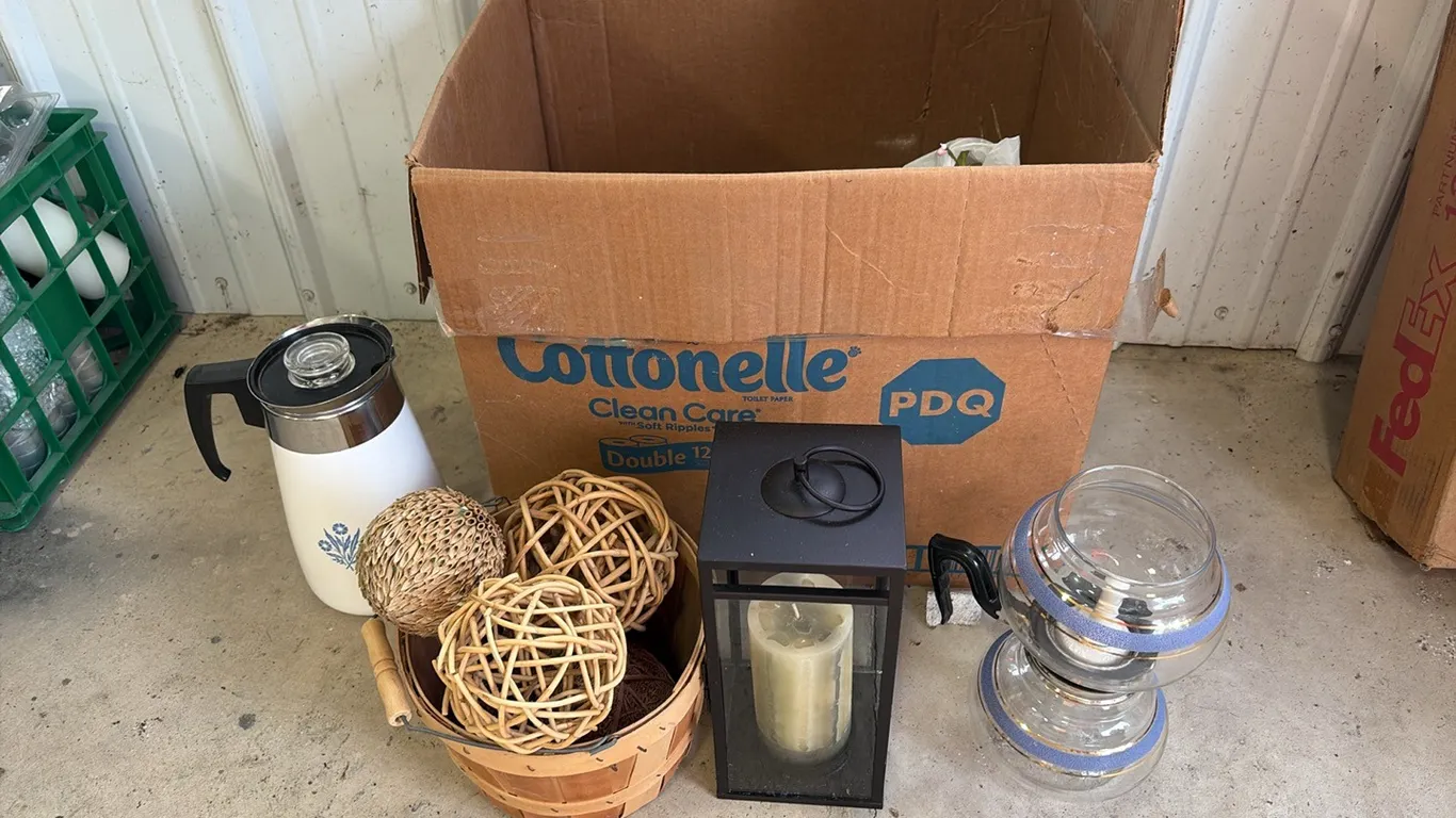 Box w/ Coffee Servers & Home Decor