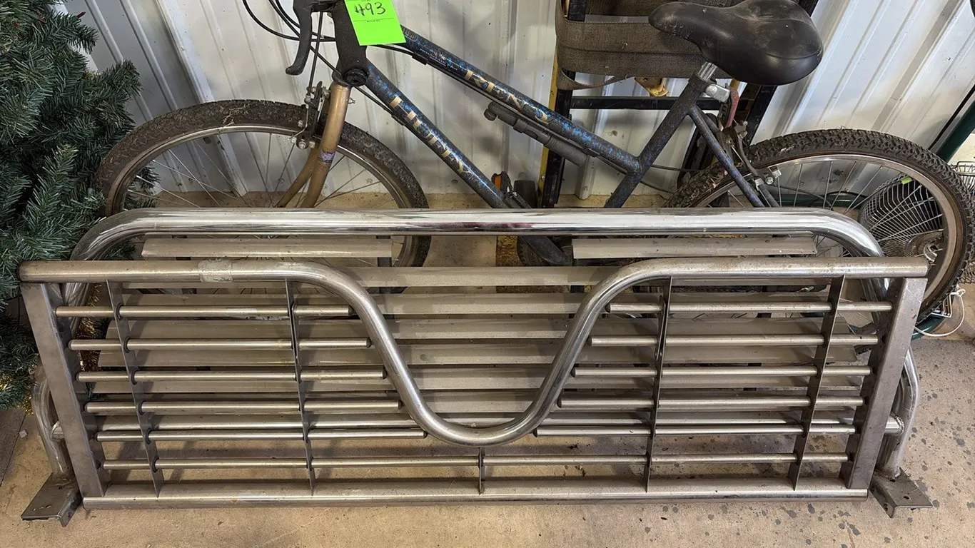 Pickup Tailgate & Headache Rack