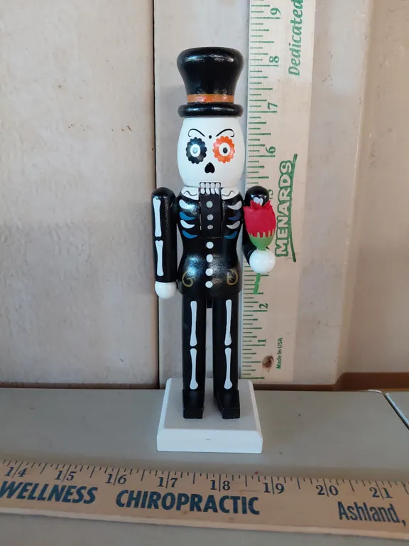 Wooden Day Of The Dead Nutcracker 8"
