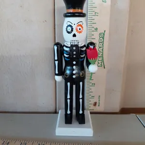 Wooden Day Of The Dead Nutcracker 8"