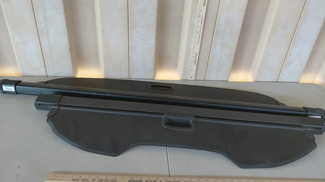 2 Hyundai Rear Trunk Cargo Covers, Spring Ends