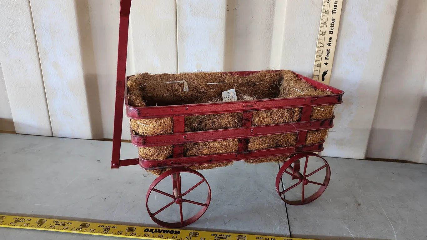 Cuthbert Greenhouse Metal Wagon Planter 19.5"X9.75"X17"