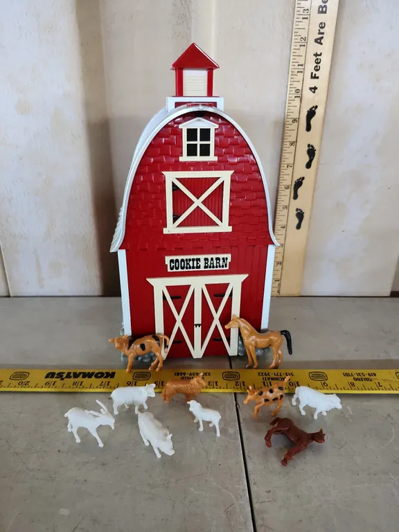 Plastic Barn Cookie Jar, Farm Animal Sounds When Opened, Tested Works