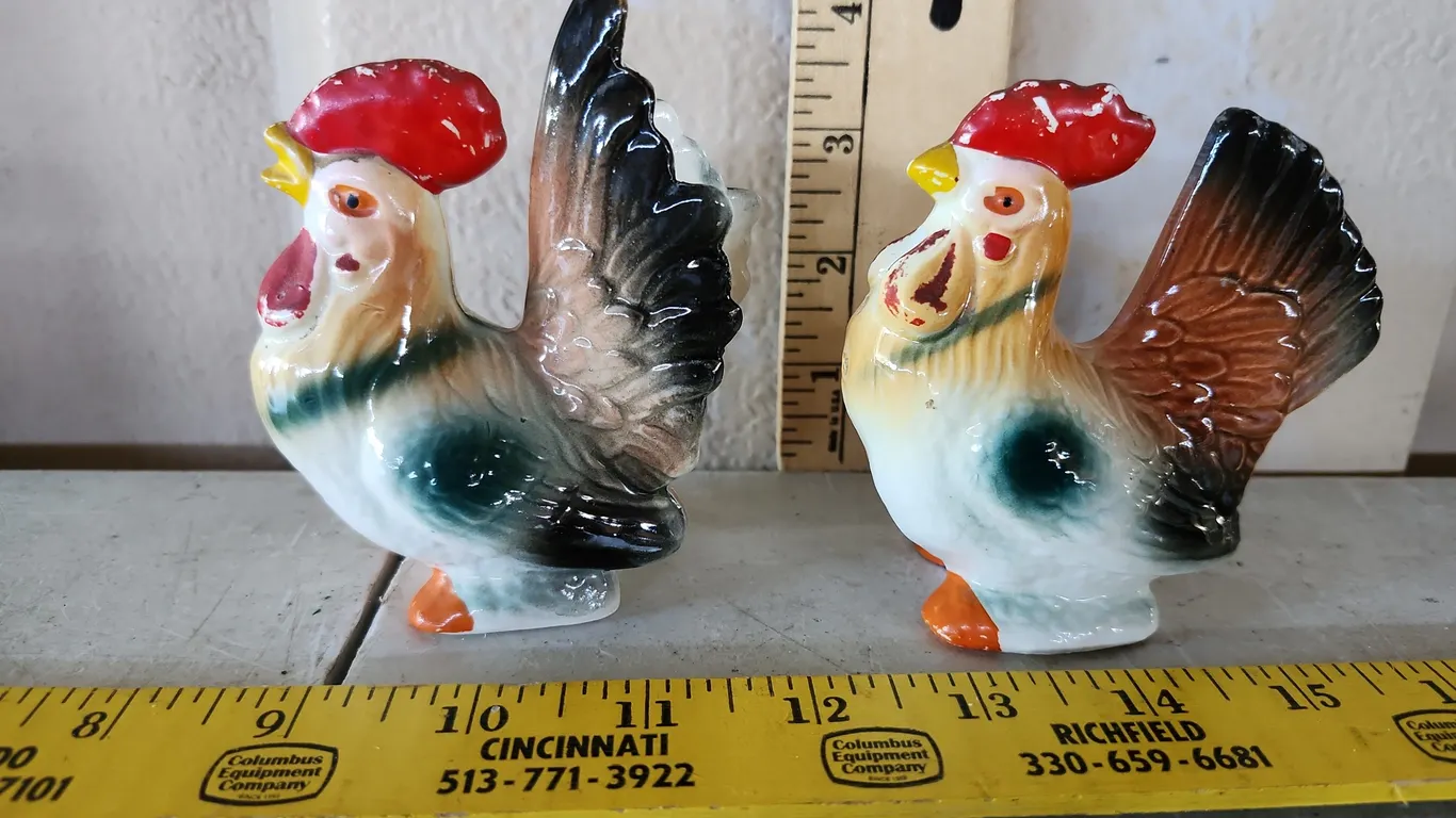 Vintage Japan Ceramic Chicken Salt/Pepper Shakers
