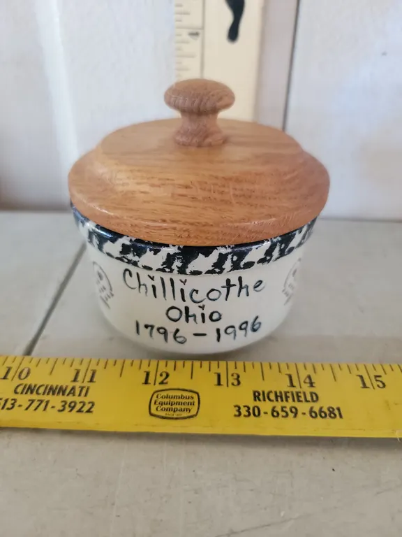 R.R.P. U.S.A. Crock Painted Chillicothe Ohio 1796-1996 W/Wood Lid