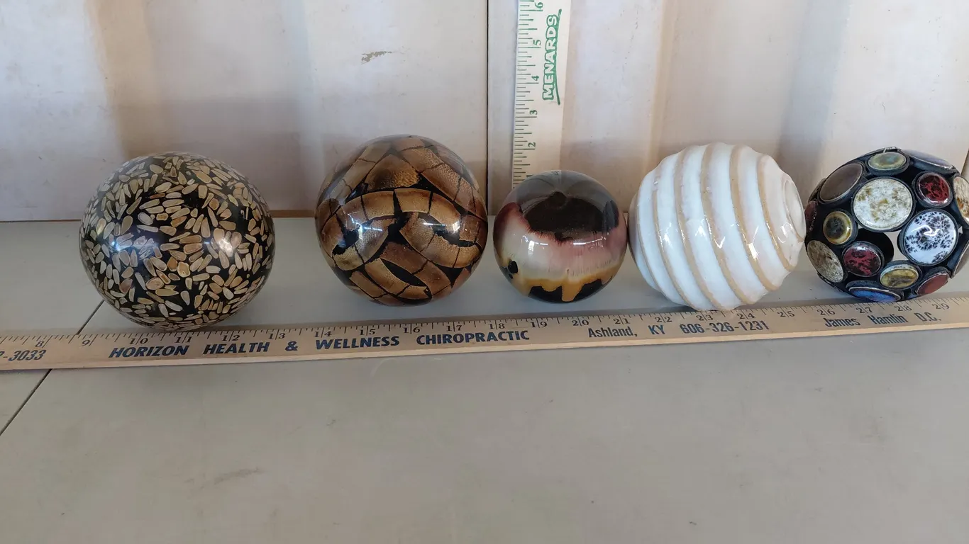 5 Glass/Pottery/Resin Decor Balls