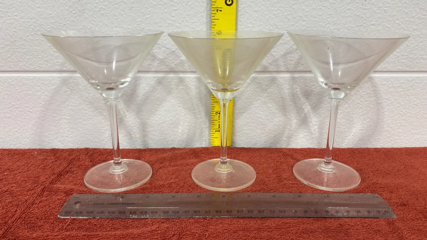 3 Clear Glass Martini Cocktail Glasses – Long Stem