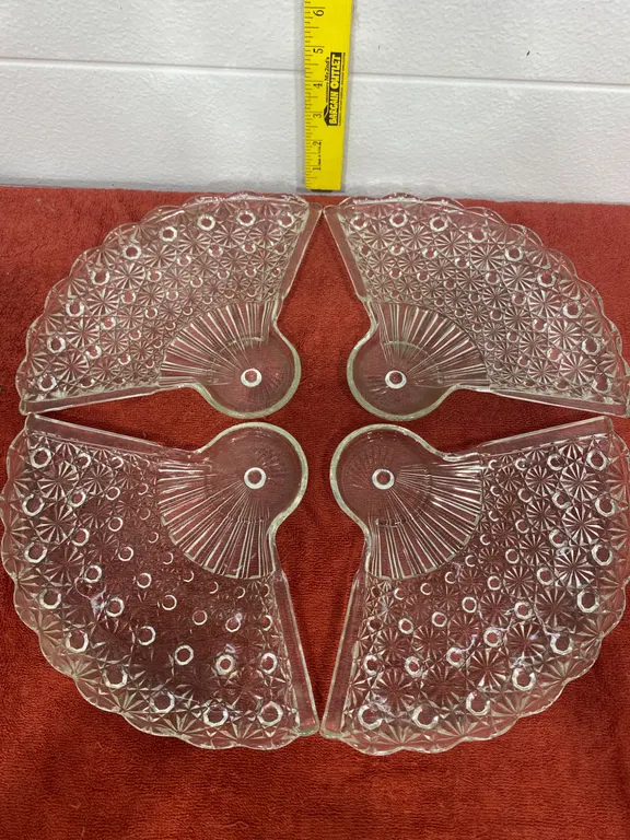 4 Vintage Anchor Hocking Daisy & Button Fan-Shaped Snack Plates