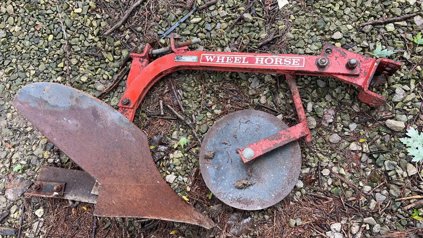 Wheel Horse Single-Bottom Plow