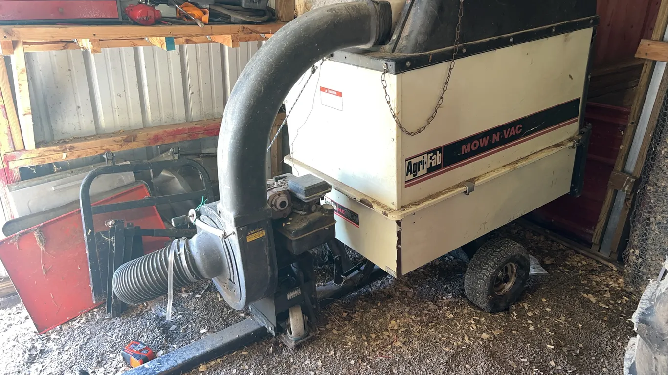 Agri-Fab Mow-N-Vac