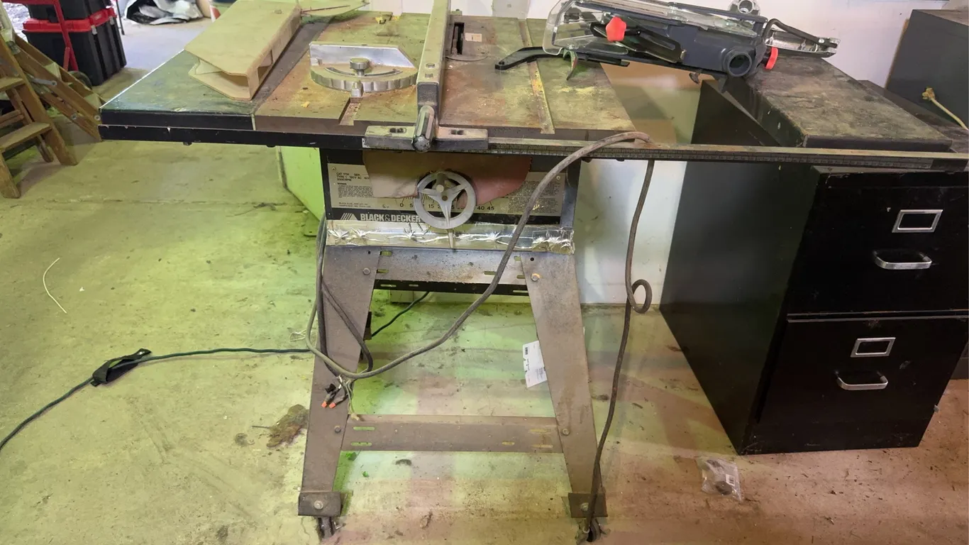 Black & Decker Table Saw