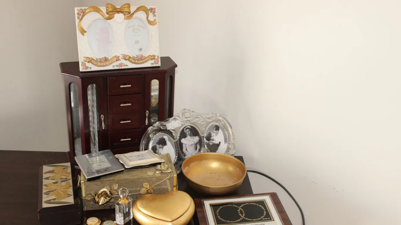 Keepsake Boxes & Picture Frames