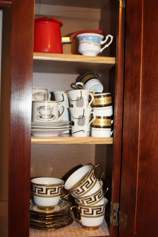 Cups & Saucers