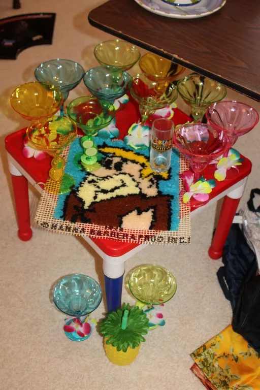 Tropical Glassware & Décor