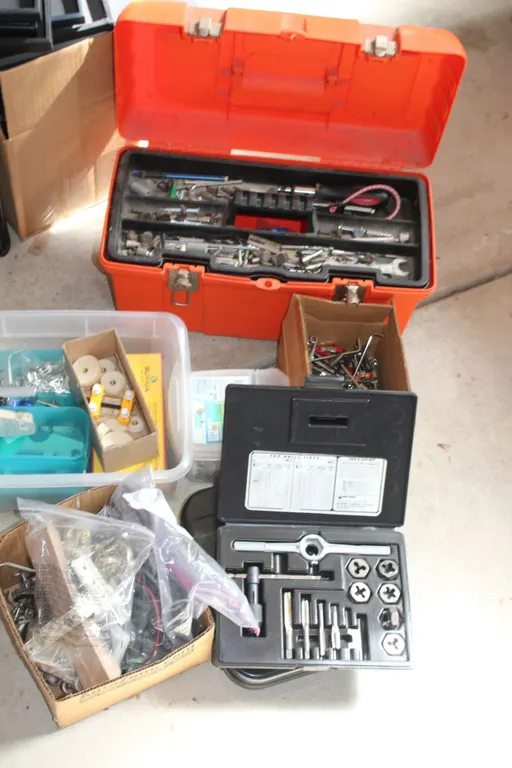 Tools & Hardware