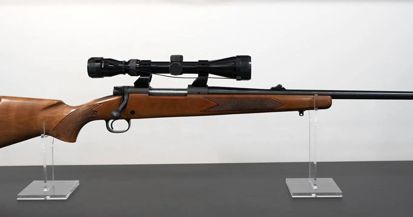 Winchester - Model 670A .243 WIN w/Tasco Scope