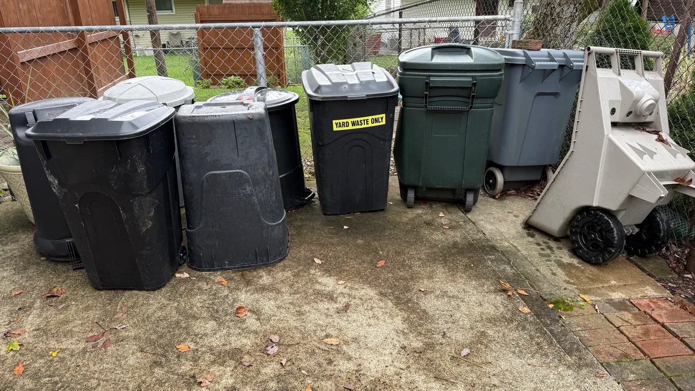 Rubbish Bins 