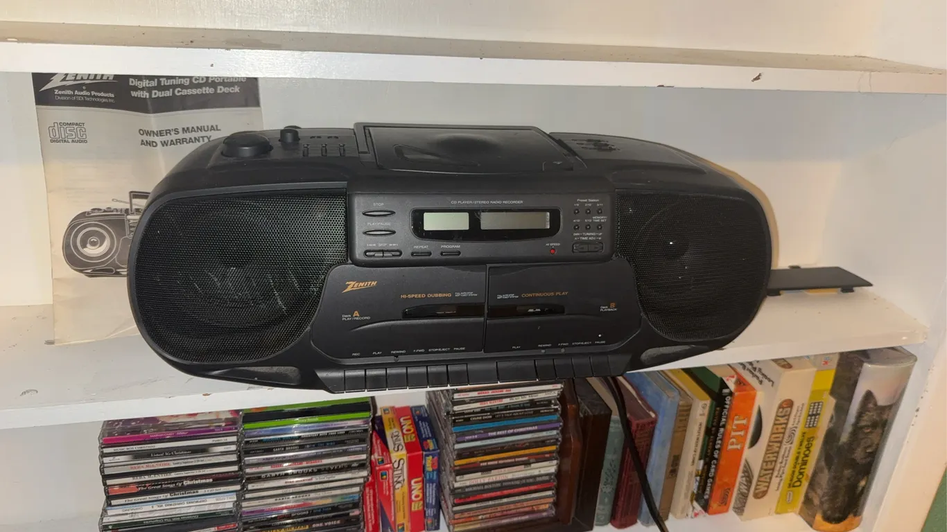 Zenith CD Dual Cassette Portable Stereo & Media