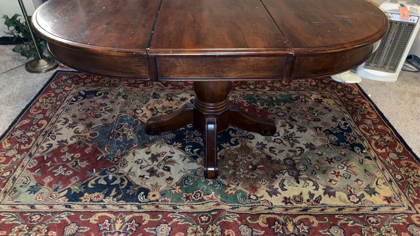 Dining Table & Rug
