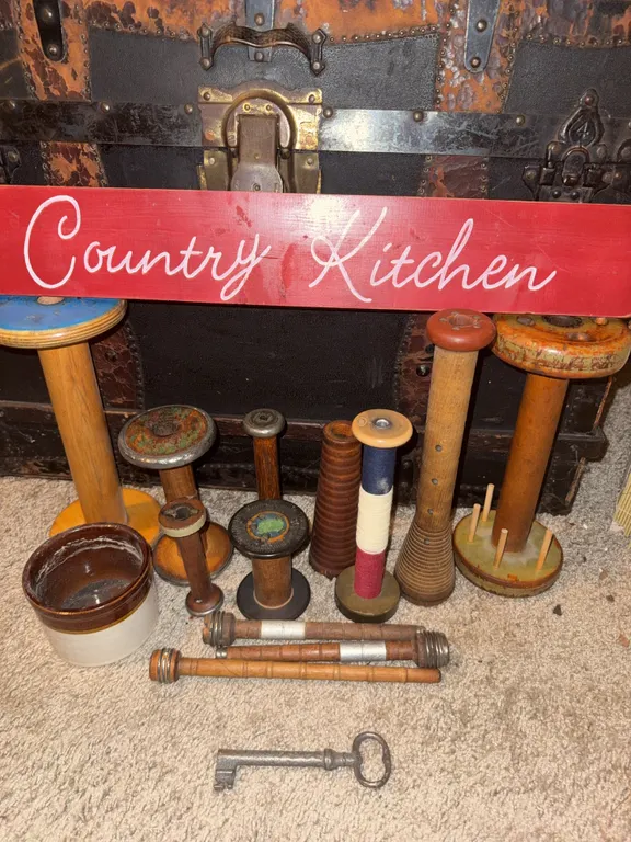 Vintage Textile Spools, Bobbins & Country Kitchen Décor