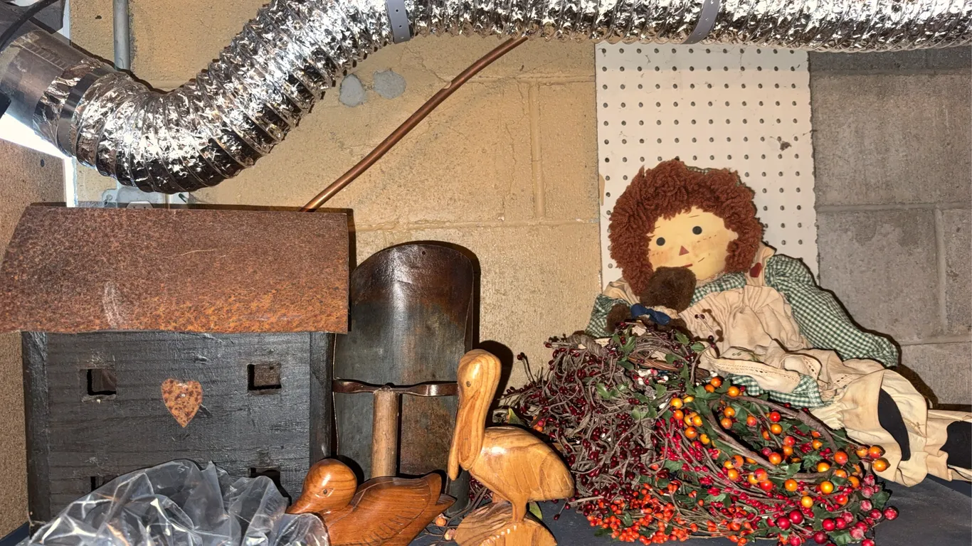 Primitive & Country Decorative Collection