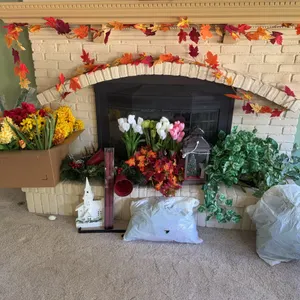 Seasonal Floral & Holiday Décor Assortment