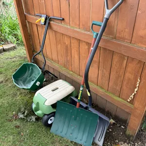 Shovels, Rolling Stool & Spreader