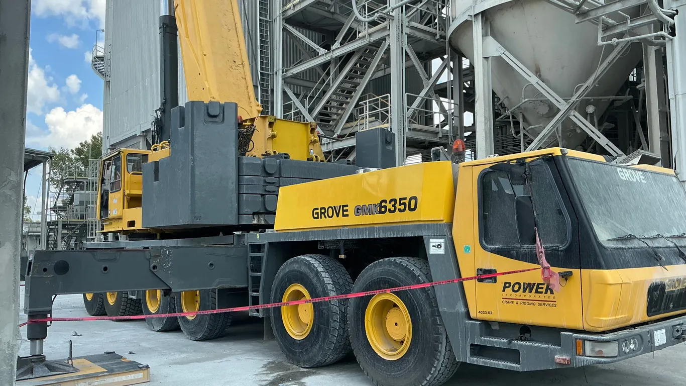 2006 GROVE GMK6350 ALL TERRAIN CRANE SN: VN# LOWER W093006906WG12099. UPPER SN#63009099