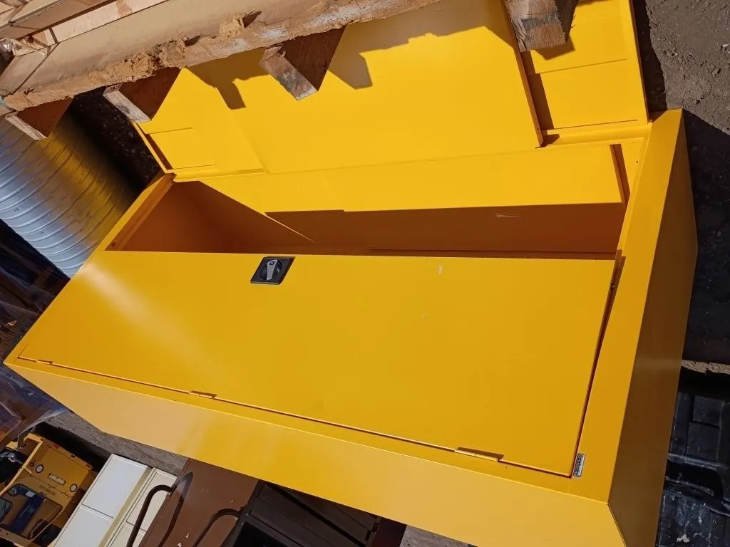 Metal storage cabinet