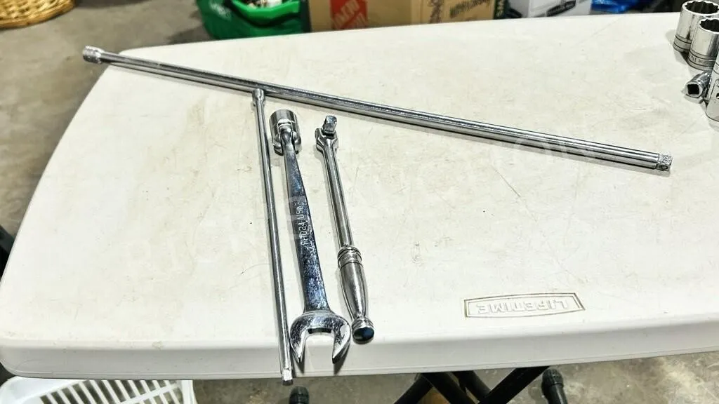 Snap On extentions & wrenches