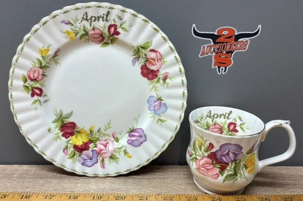 Royal Albert Flowers Of The Month Series April