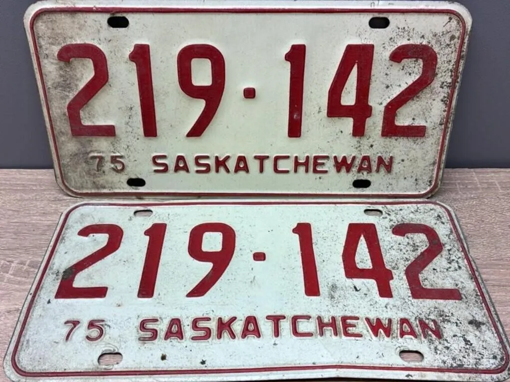 Matched Set 1975 Sask License Plates.