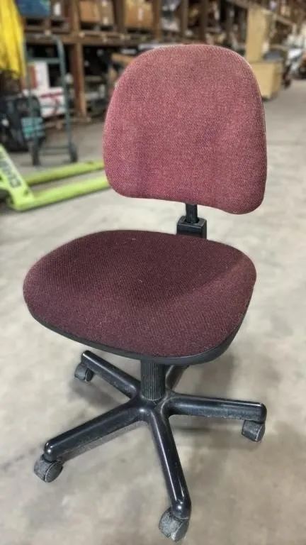 Rolling Office Chair. *LY *NO SHIPPING