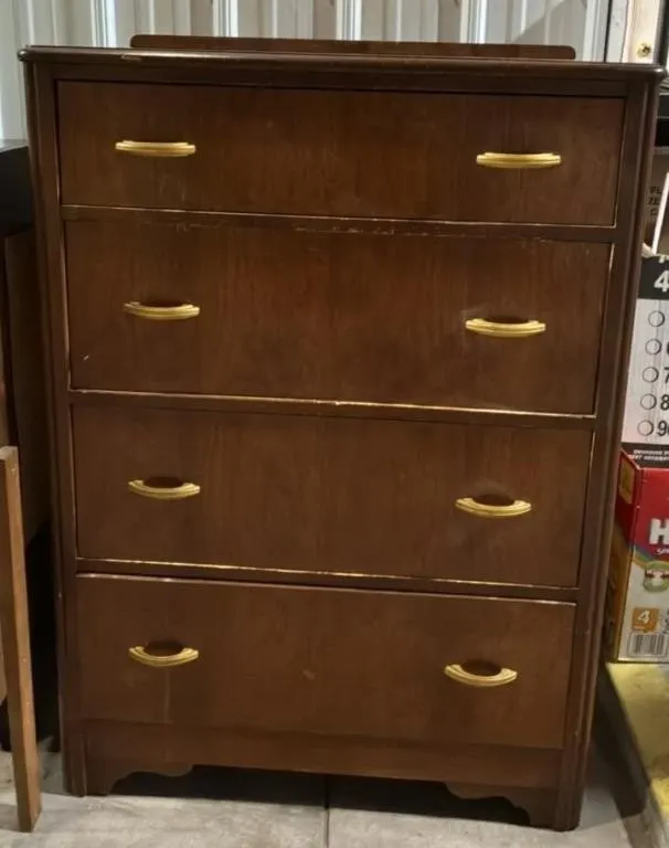 Wooden 4 Drawer Dresser. 31�Wx19�Dx44�H. *LY