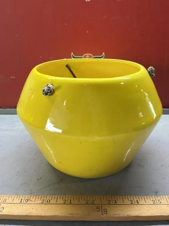 Yellow Ceramic Pot. *LYS *NO SHIPPING